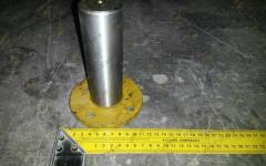 Палец цилиндра стрелы передний круглый фланец D=50 L=142 CDM833 LG50D.10-002