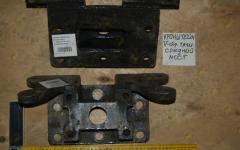 Кронштейн V-образной тяги (средний мост) HOWO AZ9231340042