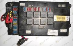 Панель предохранителей (на тягач) HOWO WG9719580003/1