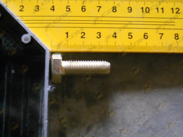 Болт крышки раздаточной коробки М10х30 HOWO 190003961903