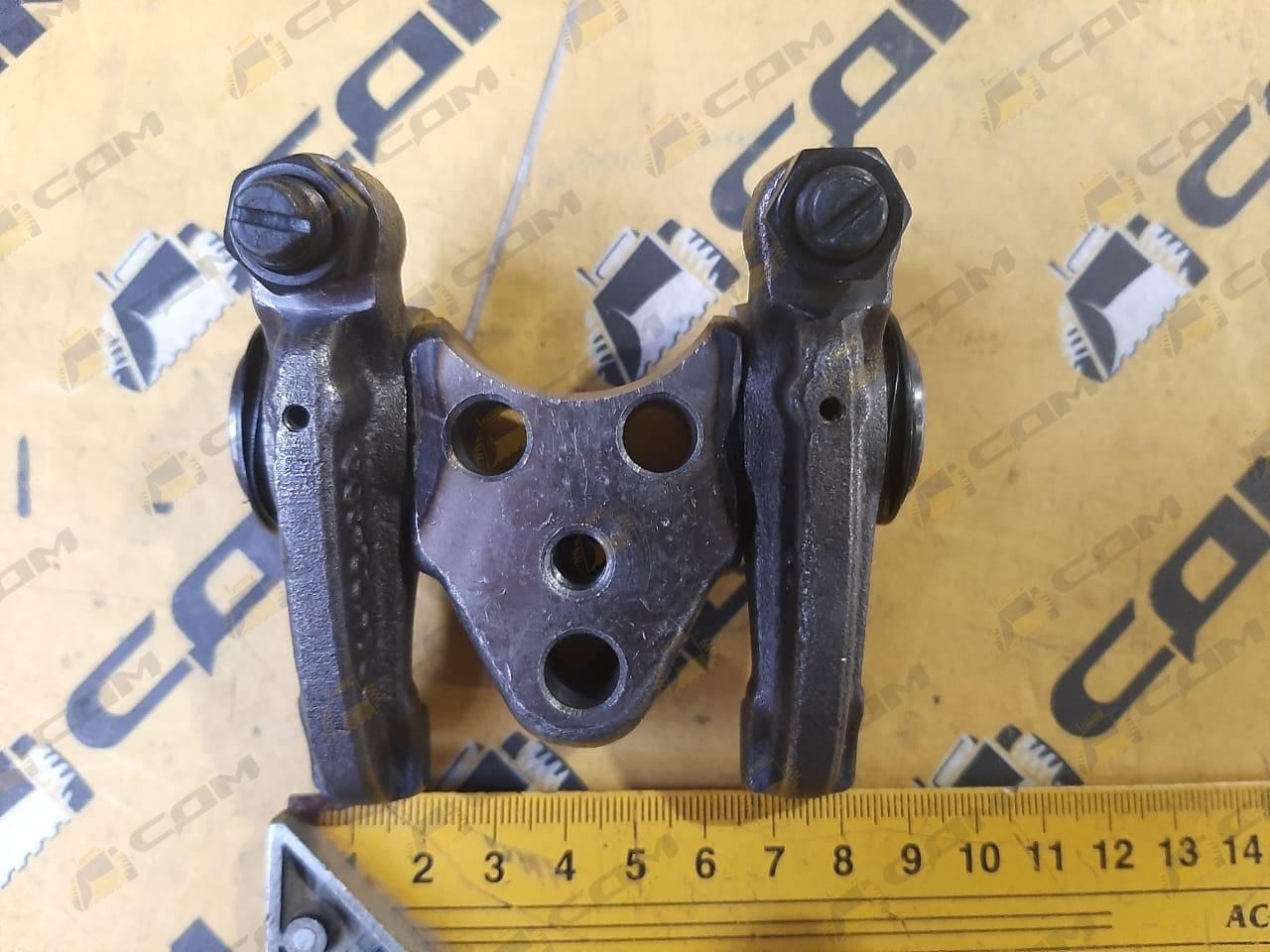 Коромысло в сборе с седлом D04-007-32+A