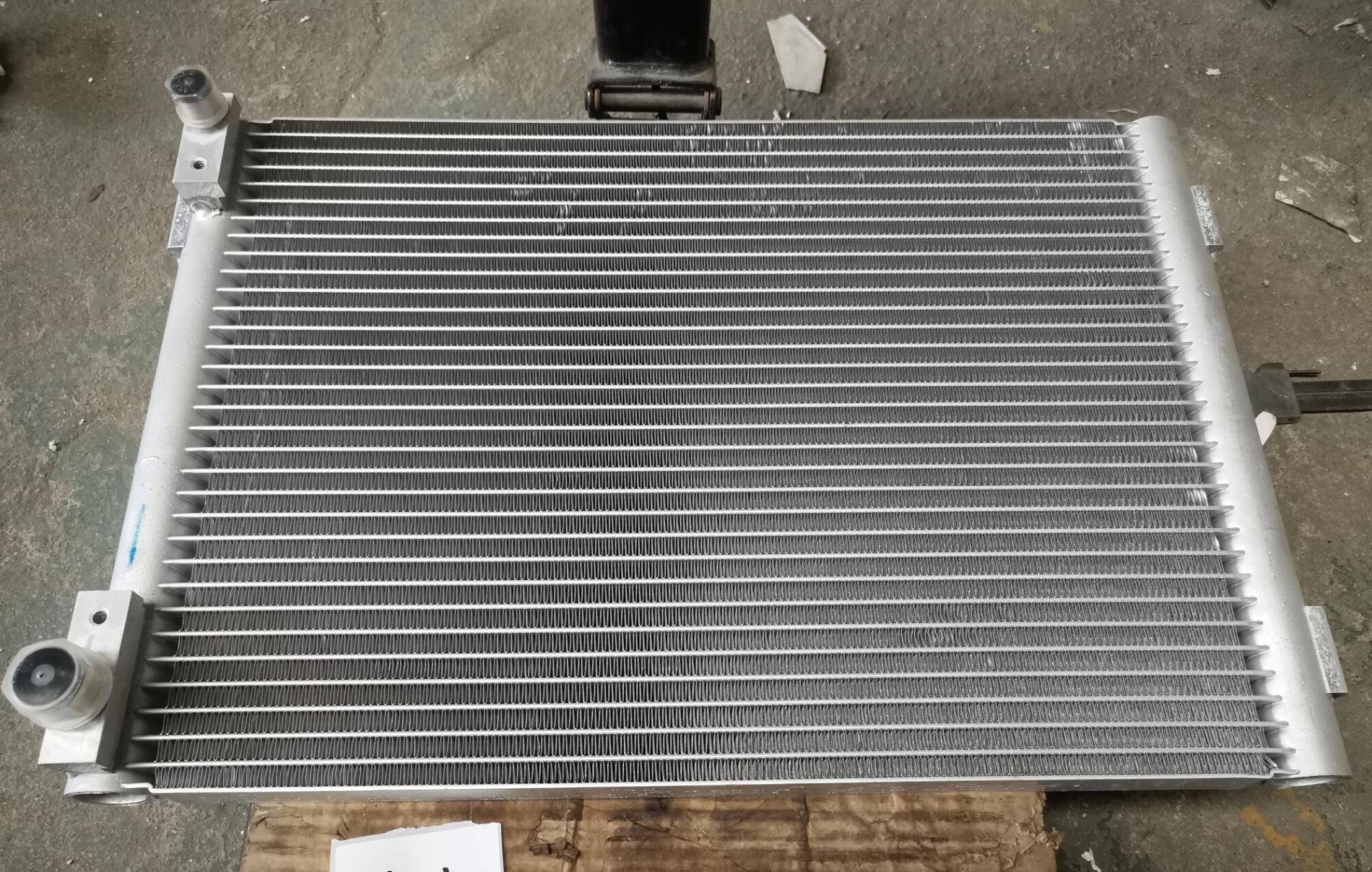 Радиатор кондиционера 320х480 LG855B 81200900-2B