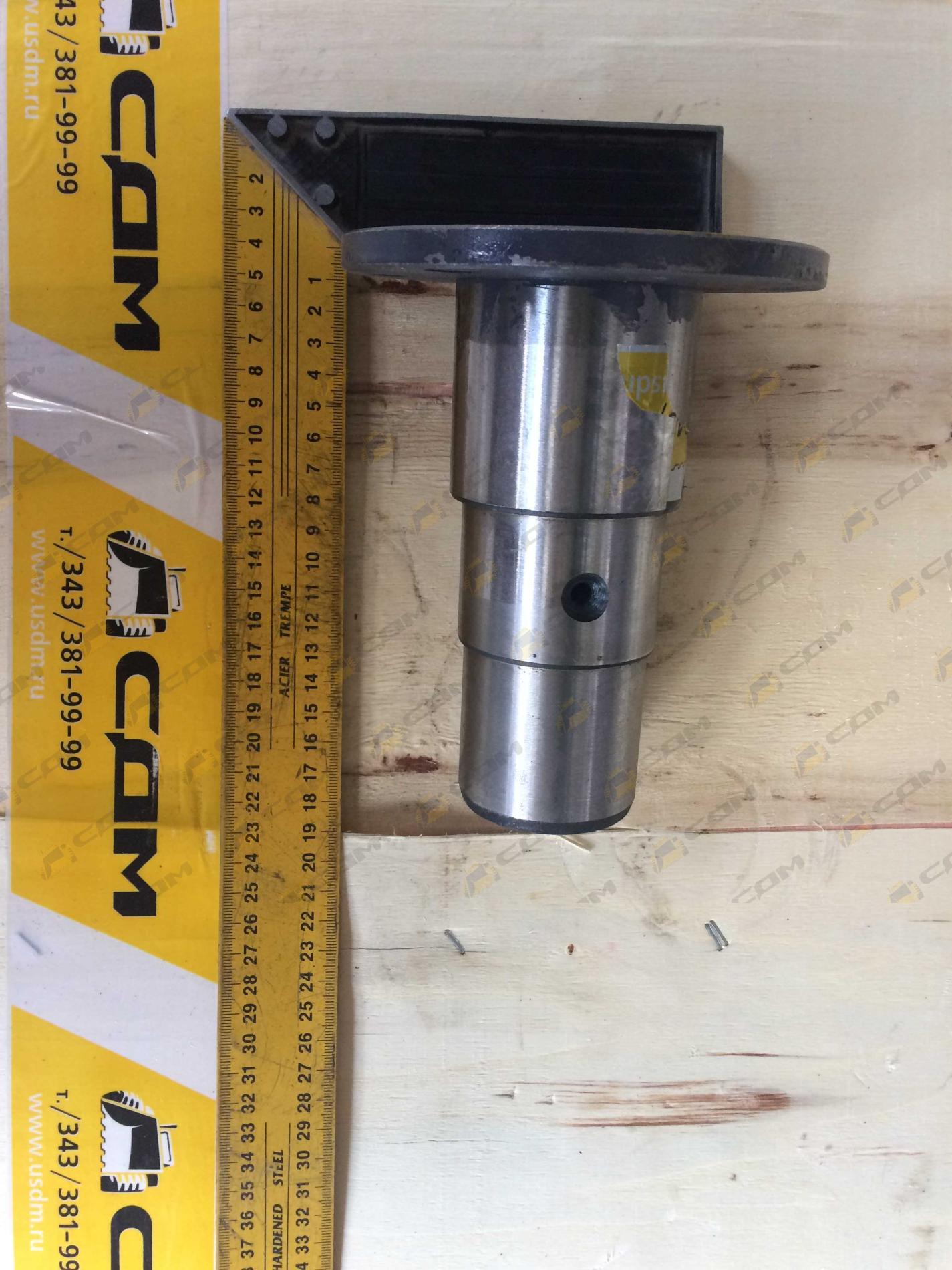 Палец сочленения полурам 56x60x68x168, круглый фланец 4 отв Z3.8.6 250100215