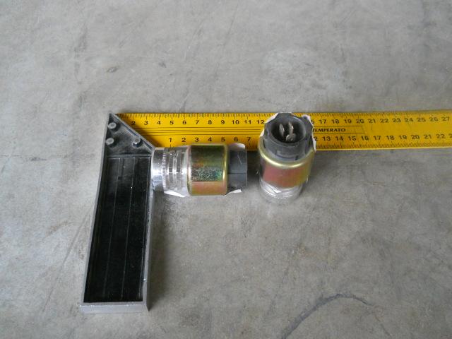 Датчик скорости (3-х контактный) HOWO WG9100583056