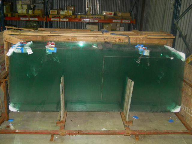 Стекло ветровое HOWO WG1642710001/4