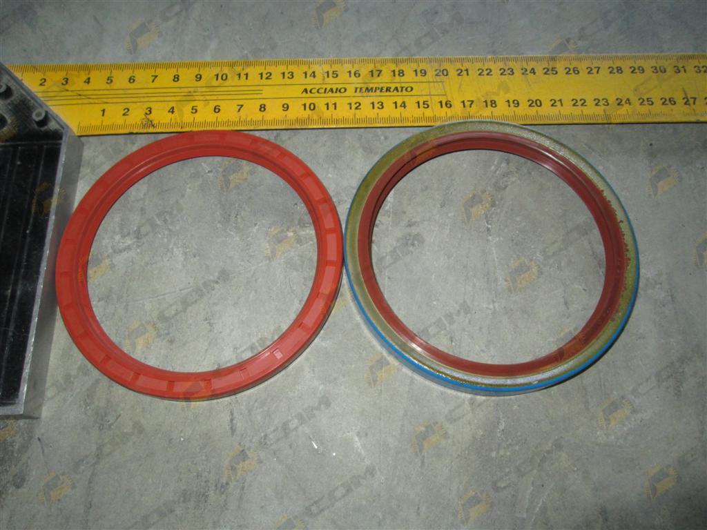 Сальник КПП (комплект) Fuller 19109/C01032 (95.25х114.3х12 + 95.25х114.3х8)