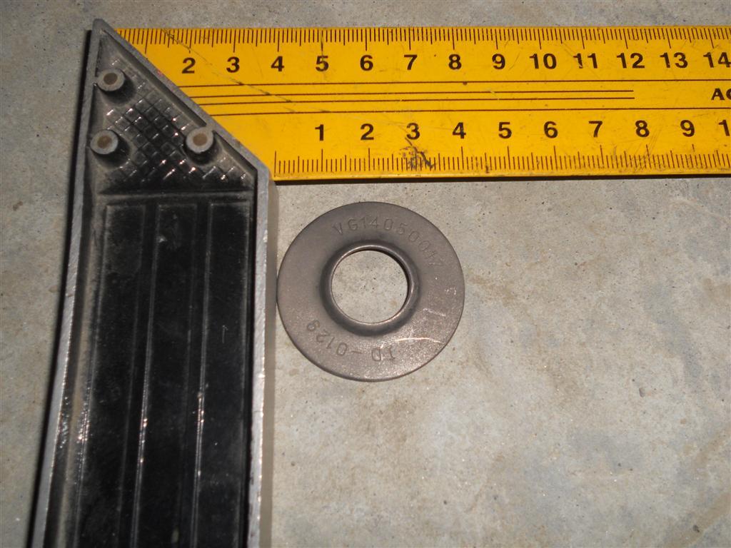 Опора пружины впускного клапана нижняя (Euro 2) HOWO VG14050017