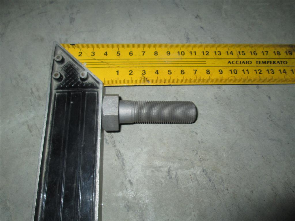 Болт балансира M16x55 HOWO Q171B1655TF2