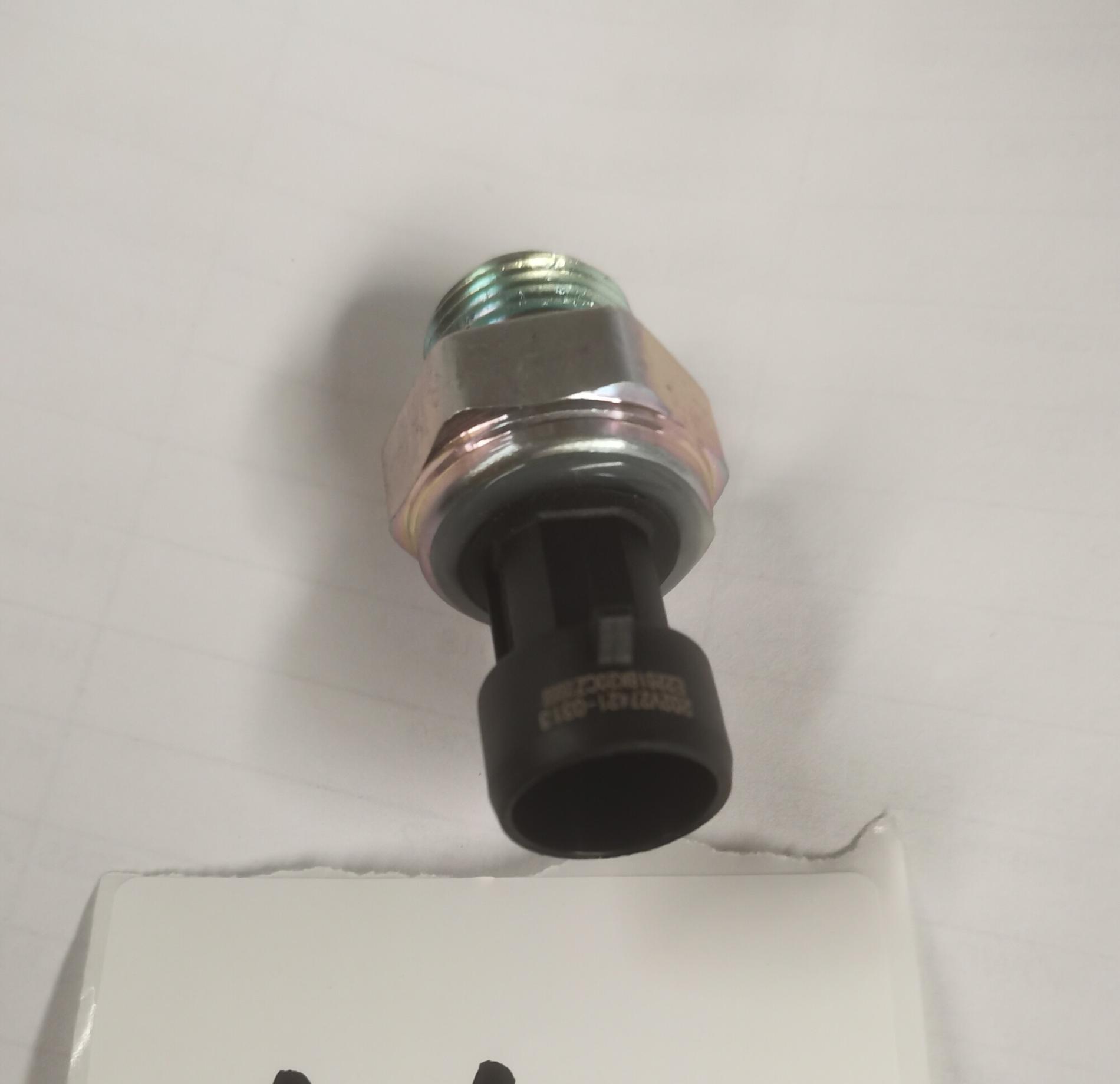 Датчик давления масла двигатель MC11 M18х1.5 HOWO SITRAK T5G 202V27421-0313