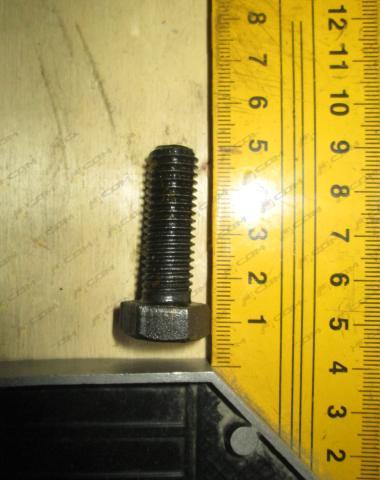 Болт крышки бортового редуктора  M12х35 CDM855F